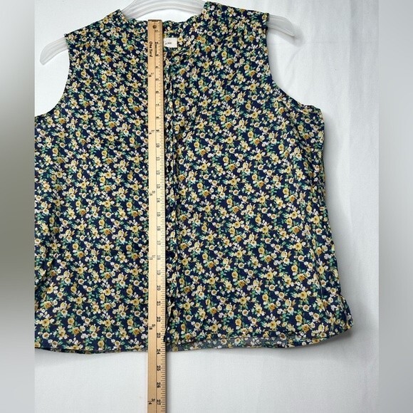Land’n Sea Women’s Navy Multi Colored Floral Sleeveless Top. Navy Blue Yellow - Picture 13 of 15